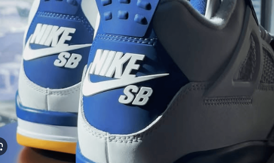 Nike SB x Jordan 4 "midnight Navy"